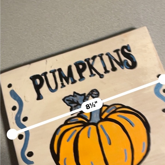 Hand-Painted, Reclaimed Barnwood Pumpkin Sign 7x8.5“ - Picture 4 of 4